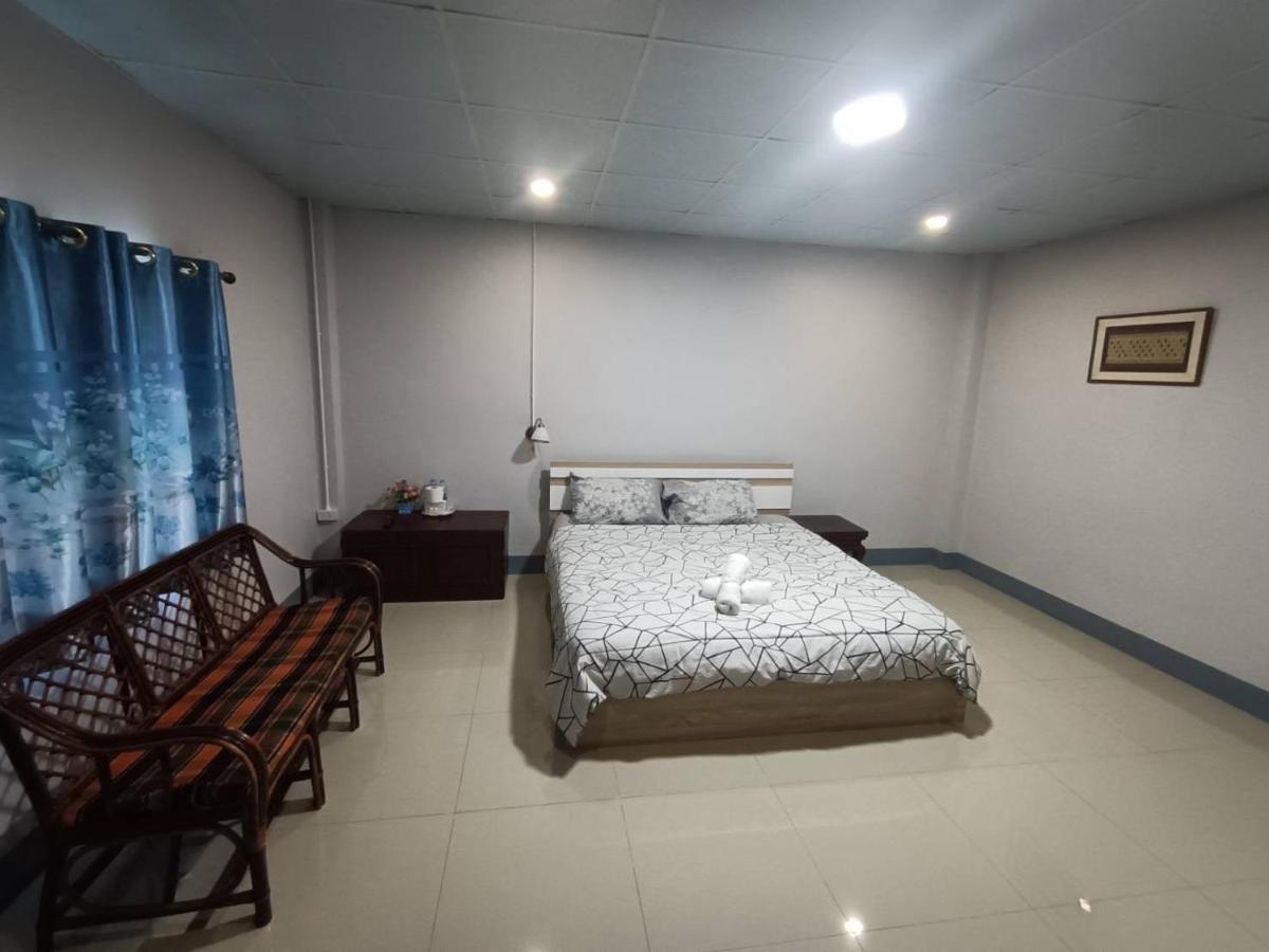 Hotel Muangchaem House à Mae Chaem Extérieur photo