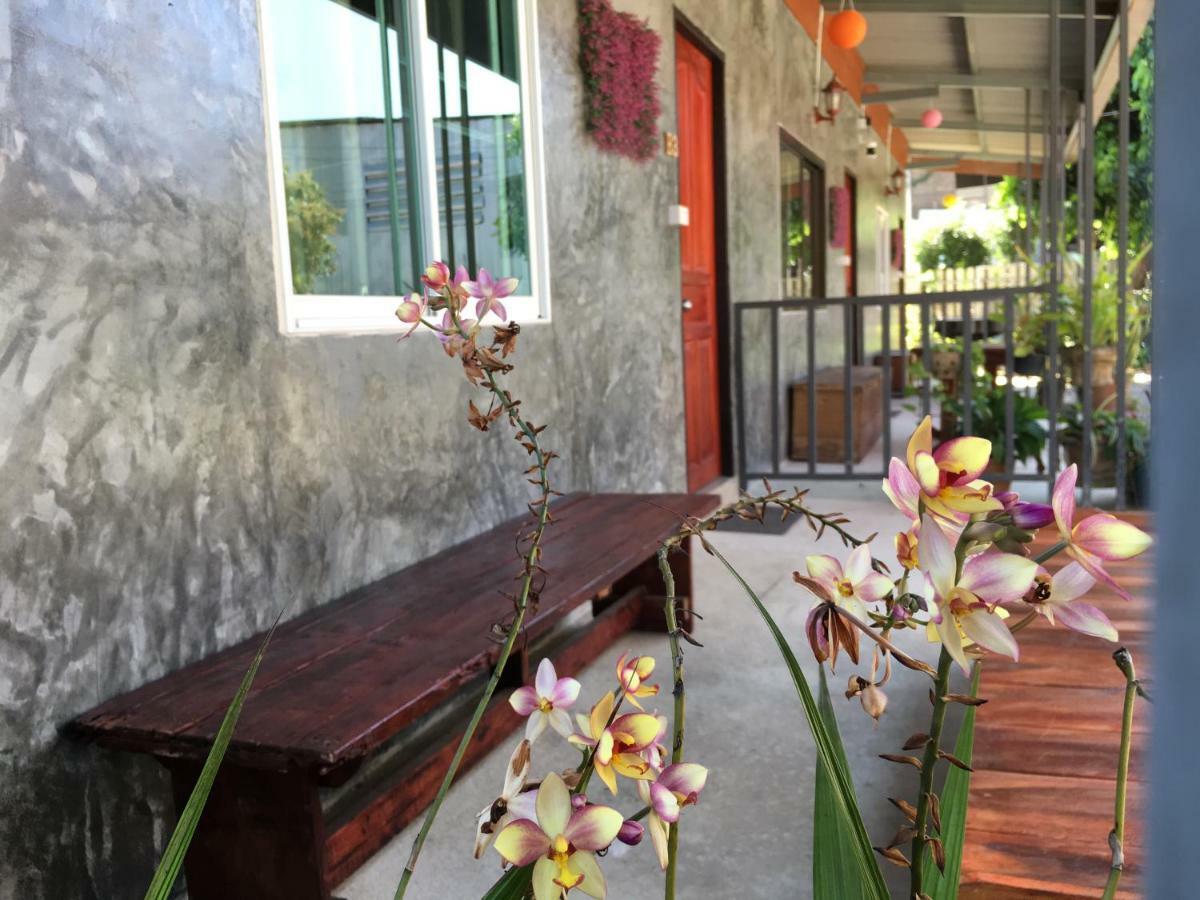 Hotel Muangchaem House à Mae Chaem Extérieur photo