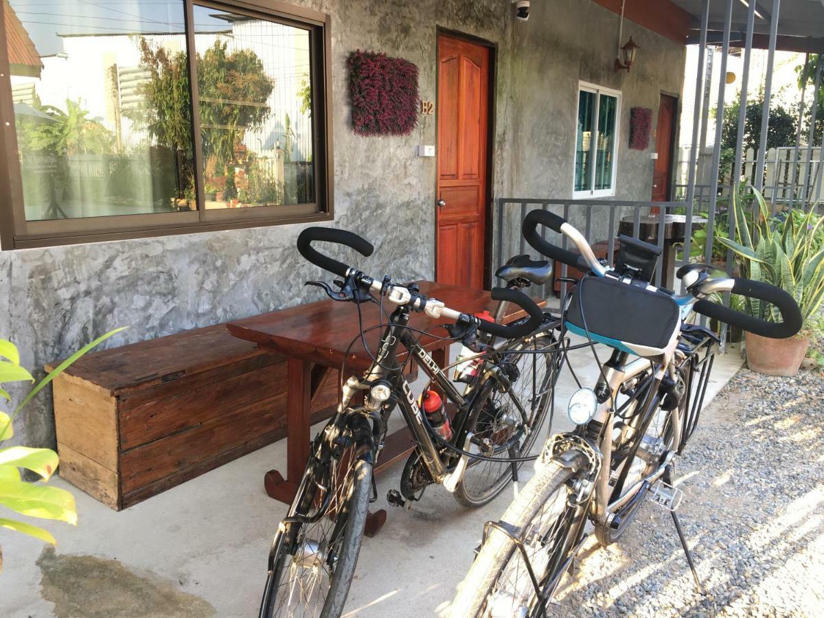 Hotel Muangchaem House à Mae Chaem Extérieur photo
